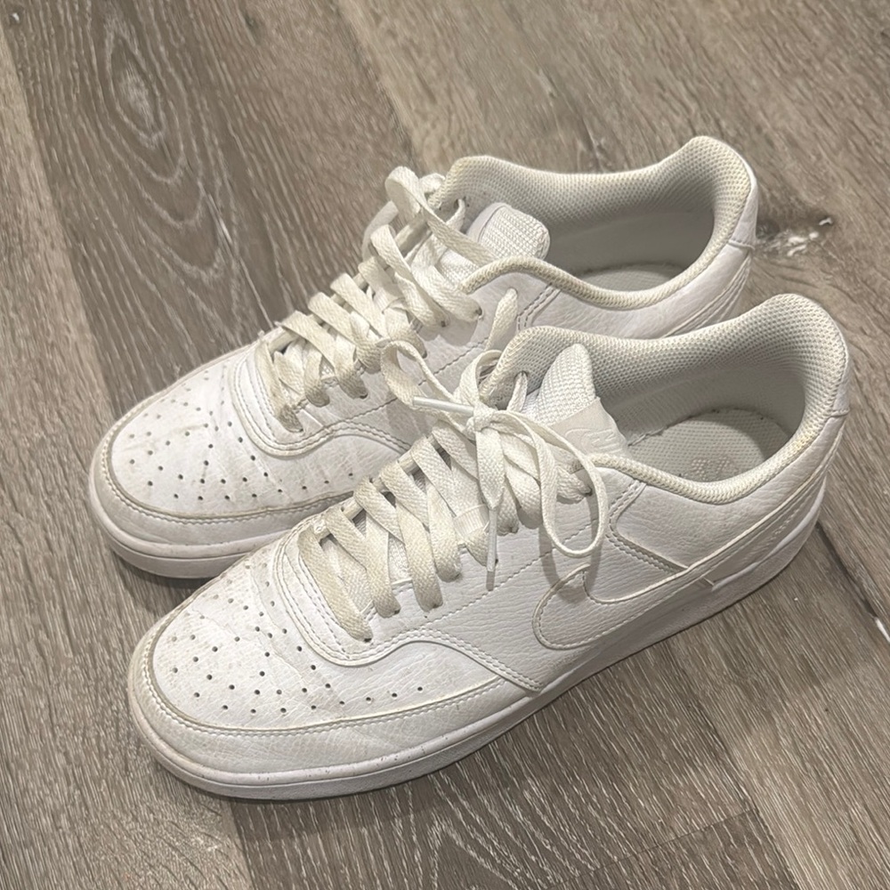 White Nike Air Force